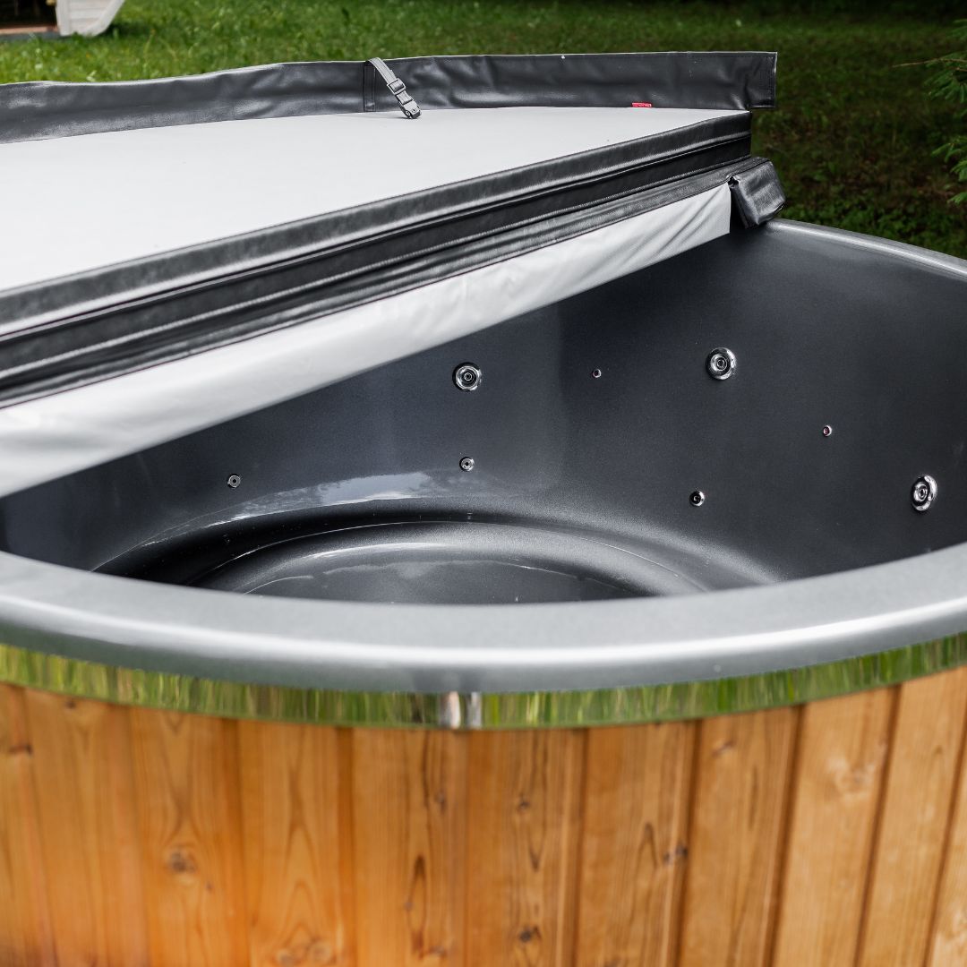 Whirlpool aus Glasfaser mit externem Heizsystem