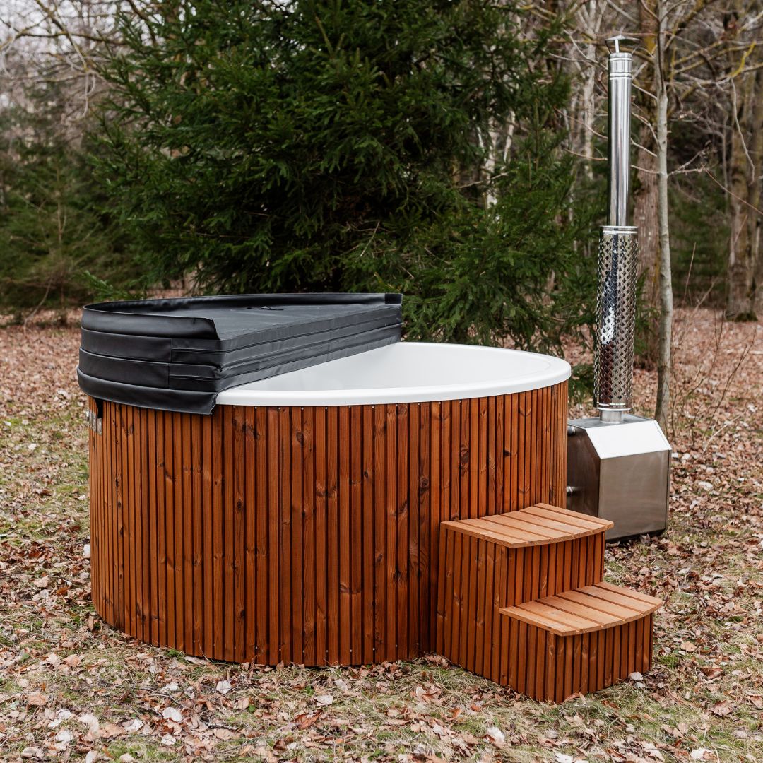 Whirlpool aus Glasfaser mit externem Heizsystem