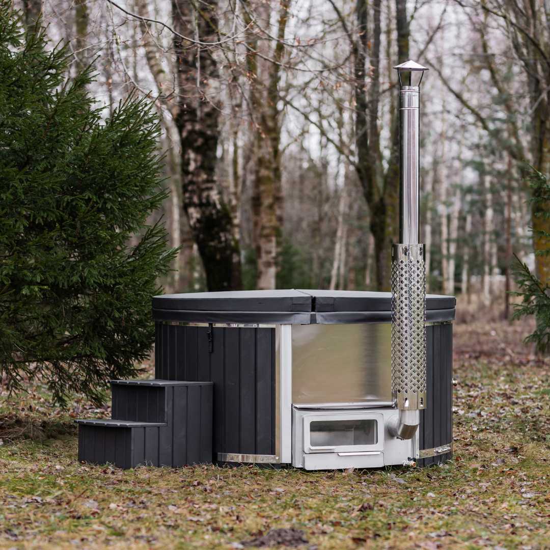 Whirlpool aus Glasfaser mit integriertem Heizsystem HORIZON