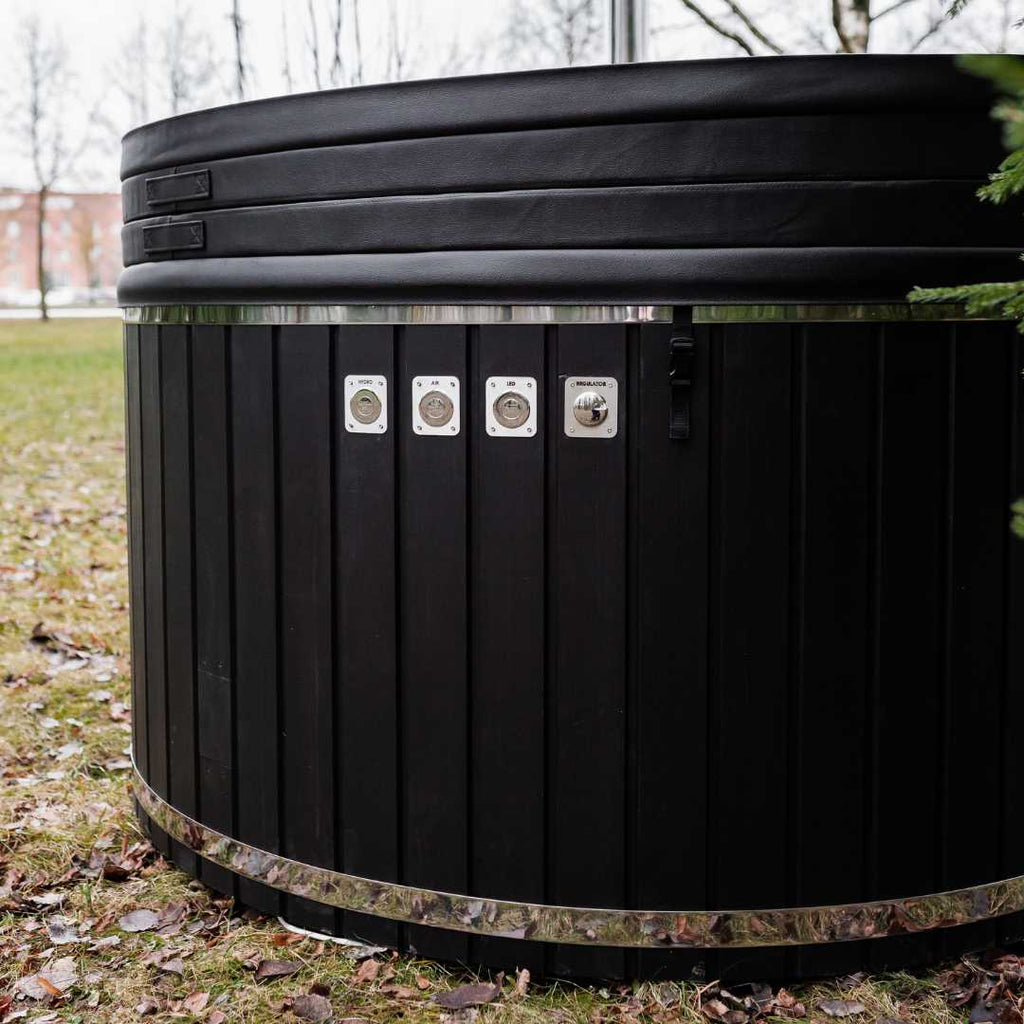 Whirlpool aus Glasfaser mit integriert Heizsystem HORIZON