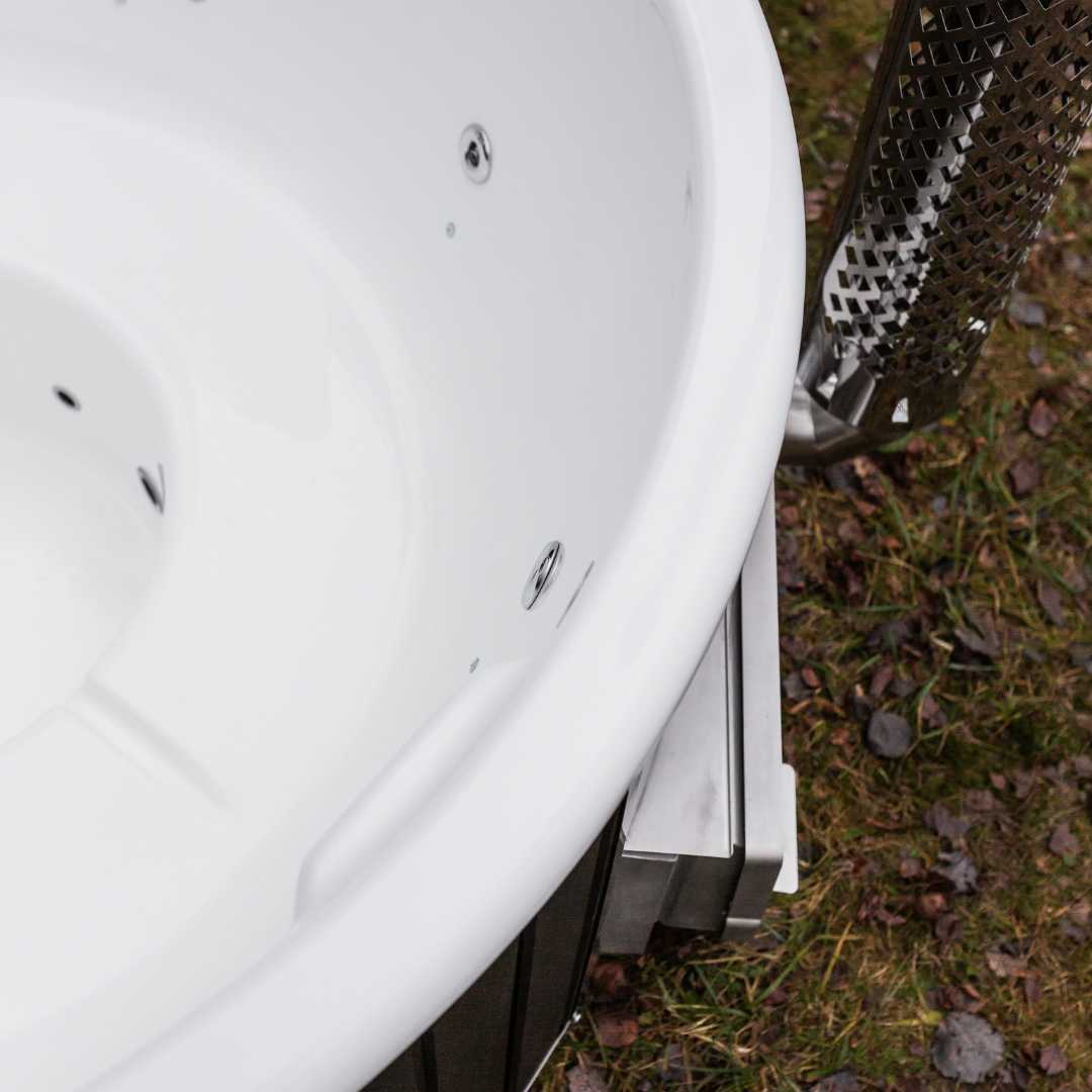 Whirlpool aus Glasfaser mit integriert Heizsystem HORIZON