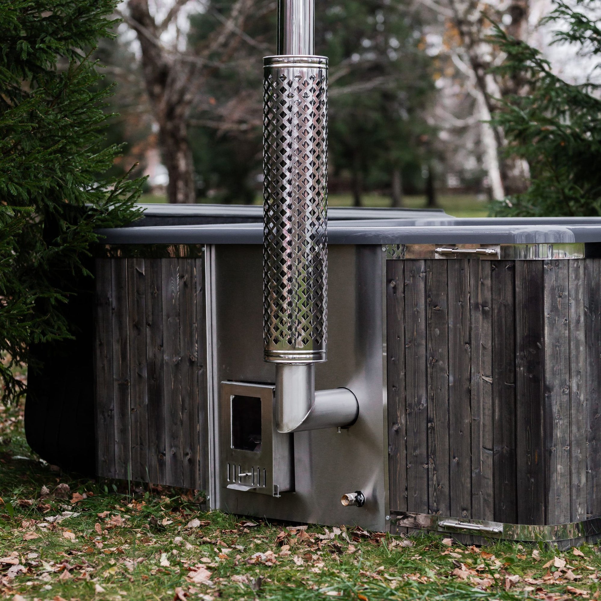 Quadratischer Glasfaser Whirlpool mit integriert Heizsystem (220 × 220 cm)